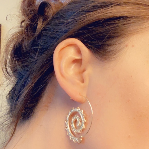 Jewelry - Boho Gold Tone Hoop Earrings